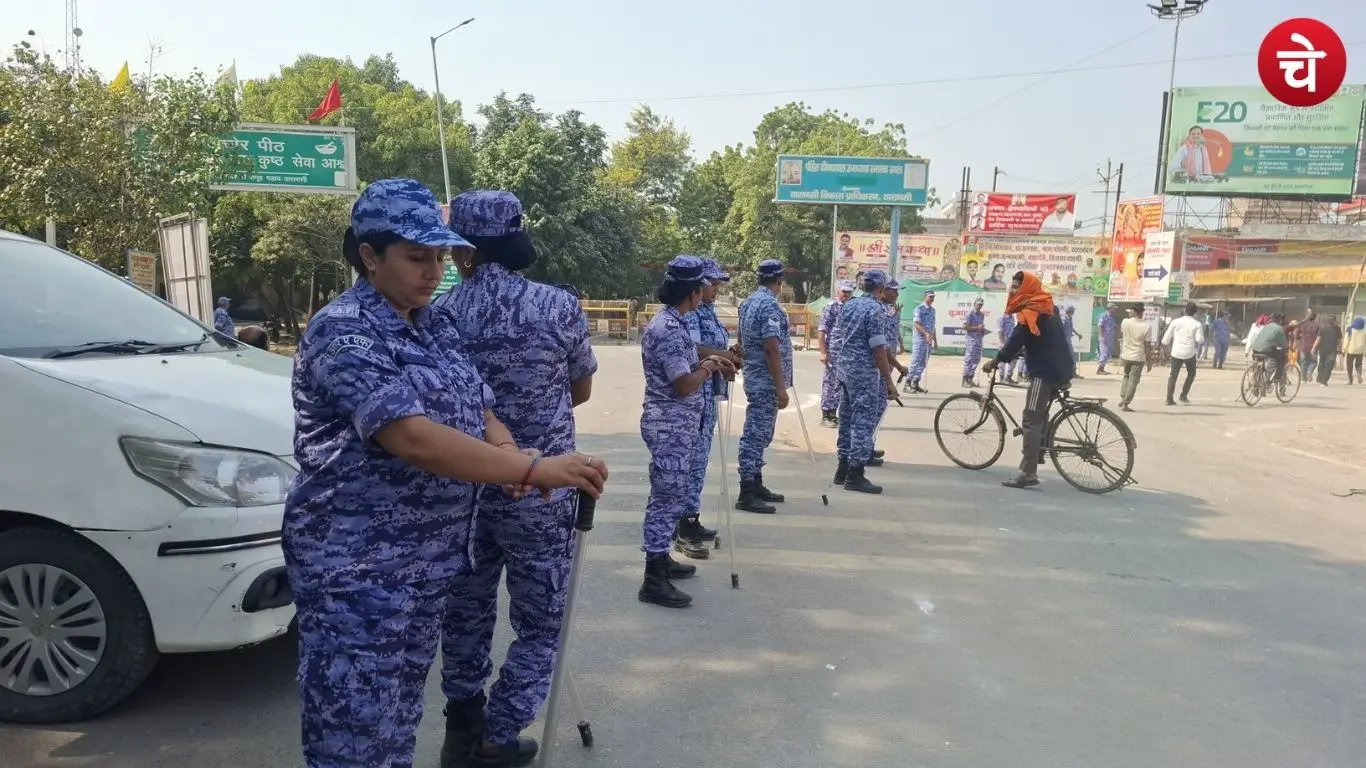 वाराणसी एयर शो के दूसरे दिन उमड़ी भारी भीड़, नमो घाट पर RAF-PAC तैनात